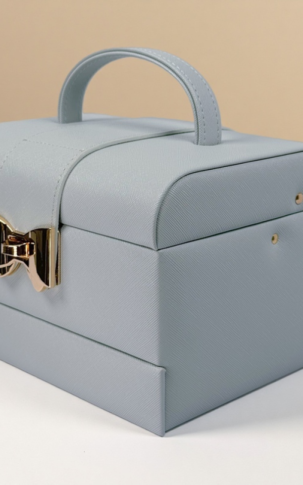 Luxury jewelry boxes with a practical, multi-functional design that opens automatically, made of cardboard for women's jewelry storage.