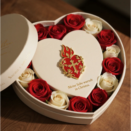 Real Handmade Forever Roses Preserved Flower Eternal Stabilized Preserved Roses in Heart Box Natural Preserved Roses
