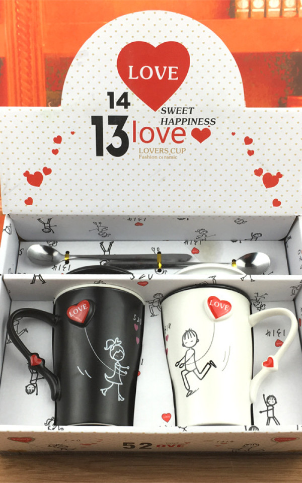 Milk Mugs Cartoon Loving Couple Ceramic Cup HANDGRIP Support Ethiopian Coffee Cup Modern Black and White Drinking 14*8CM 30pcs