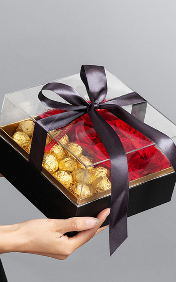  High Quality Valentine Luxury Clear Acrylic Transparent Display Round Heart Chocolate Flower Rose Packaging Gift Box