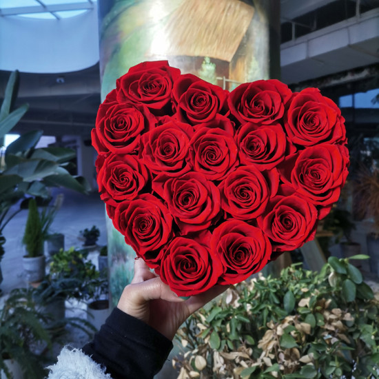 Natural Preserved Roses Customized Mid-heart Shape Roses Box Eternal Flower for Valentine Gift