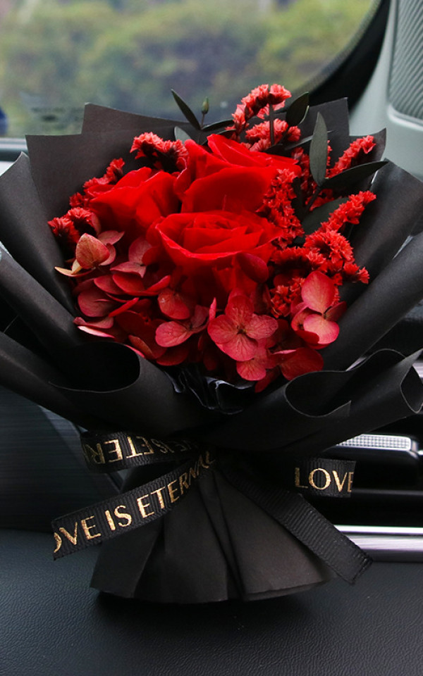 2025 Newest Style Handmade Preserved Roses with Natural Dried Flowers Bouquet for Car Aromatherapy Bouquets of Flowers